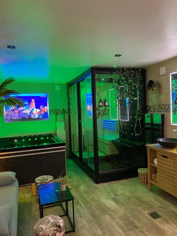 Bioty Chill & Spa 勒布朗-梅尼尔 外观 照片